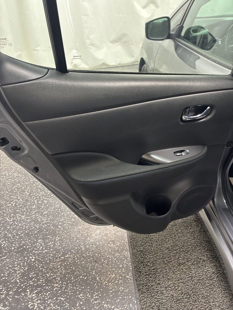 Used 2023 Nissan Leaf S image 22