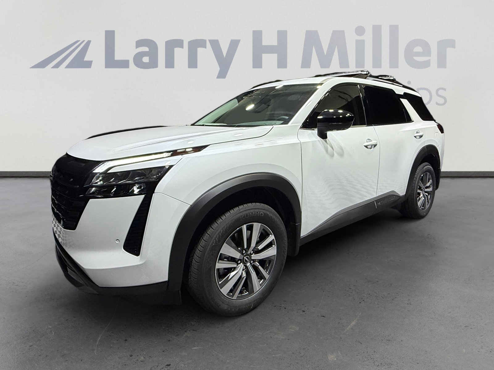 New 2026 Nissan Pathfinder SL image 1