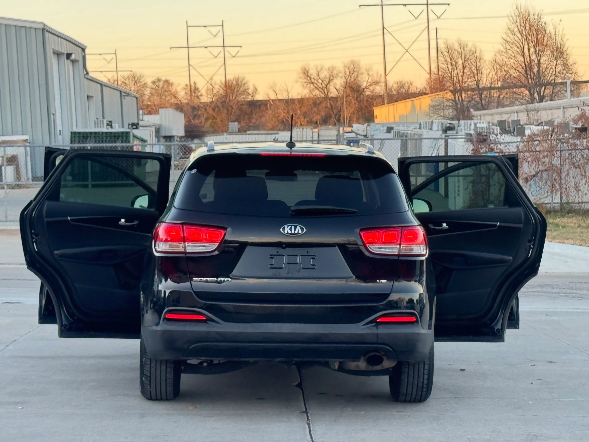 Used 2017 Kia Sorento LX Sport Utility 4D image 23