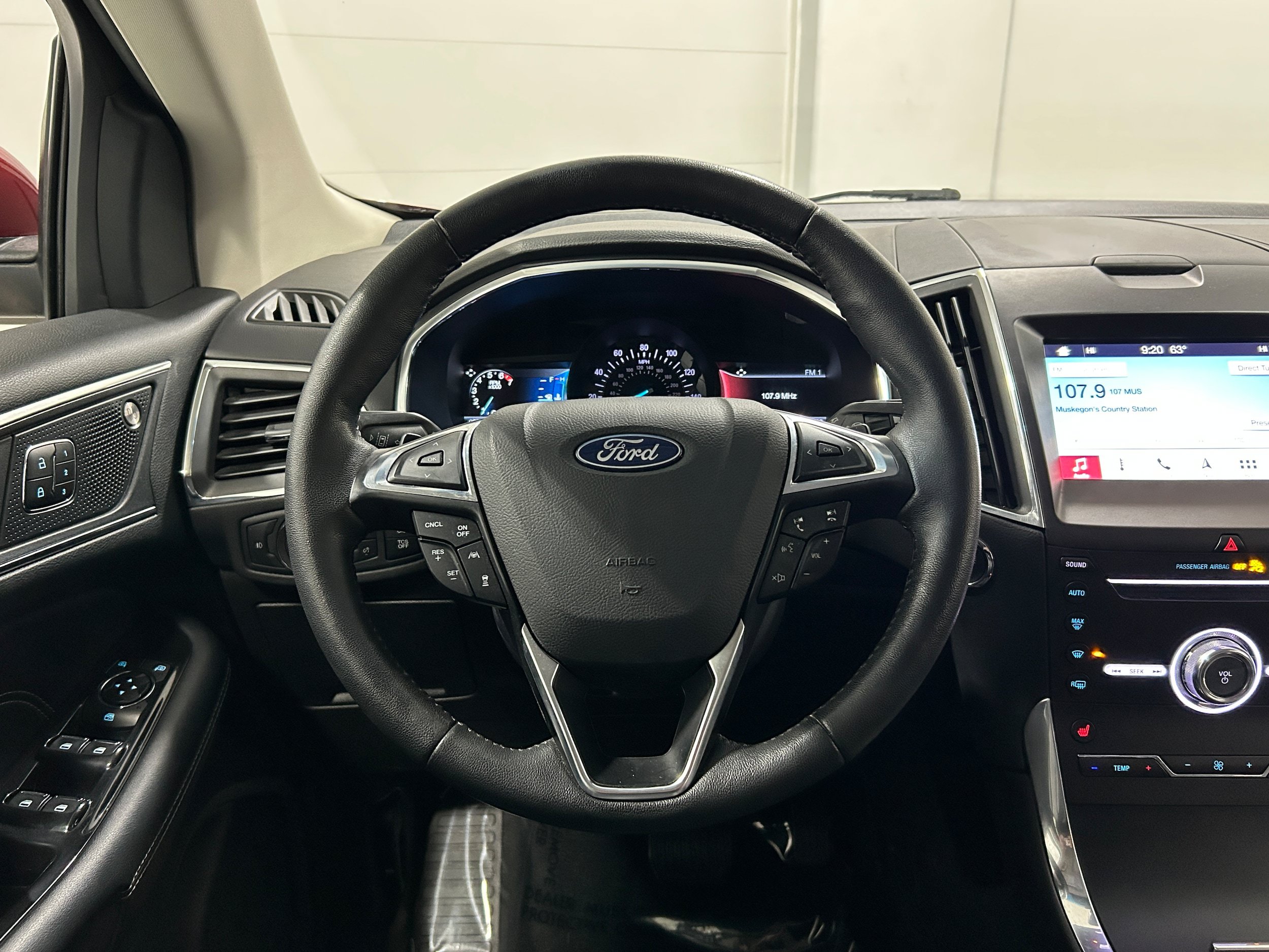 Used 2019 Ford Edge Titanium w/ Cold Weather Package AWD/4WD image 15