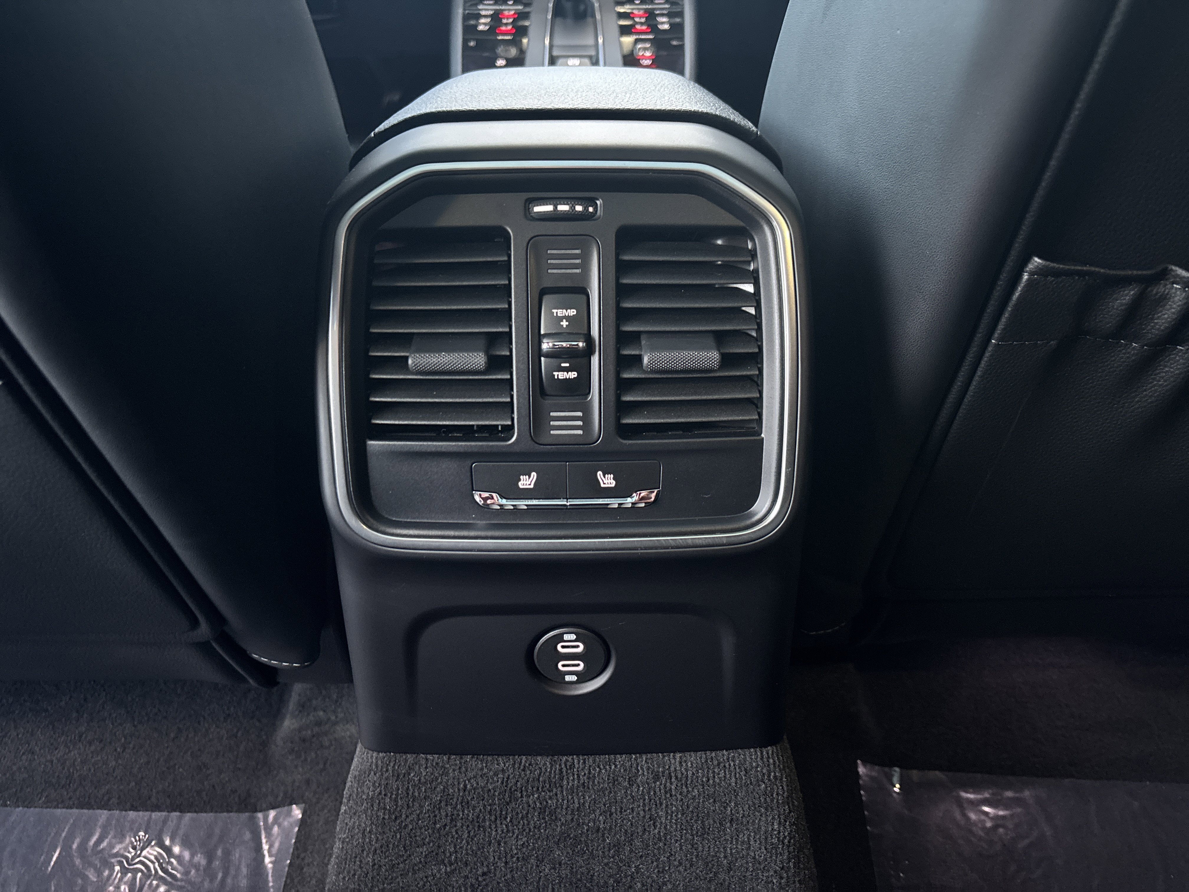 Certified 2025 Porsche Macan image 22