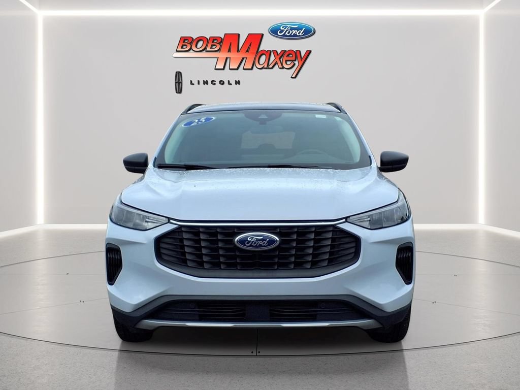 Used 2025 Ford Escape Active w/ Tech Pack #1 AWD/4WD image 2