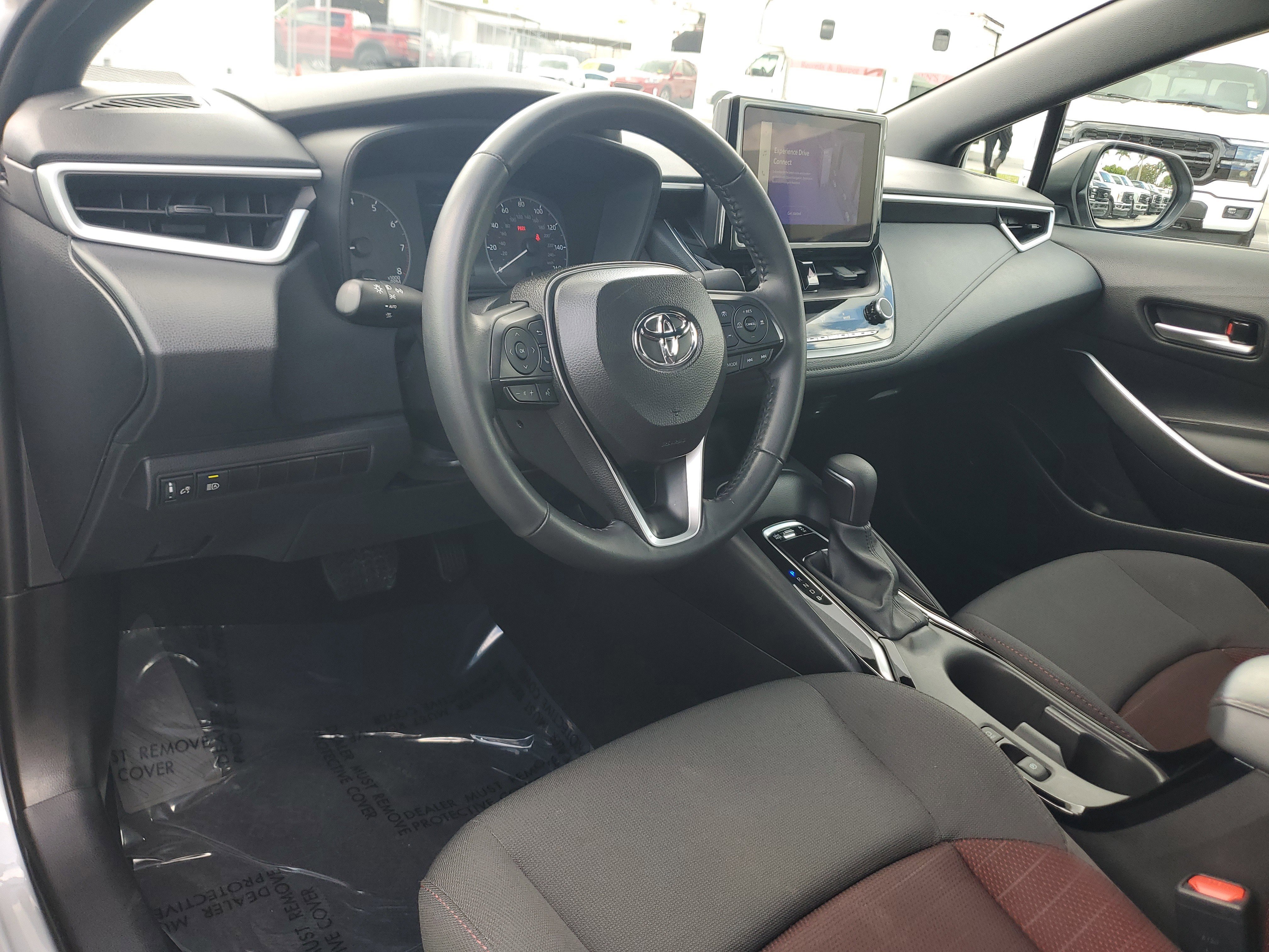 Used 2025 Toyota Corolla SE image 9