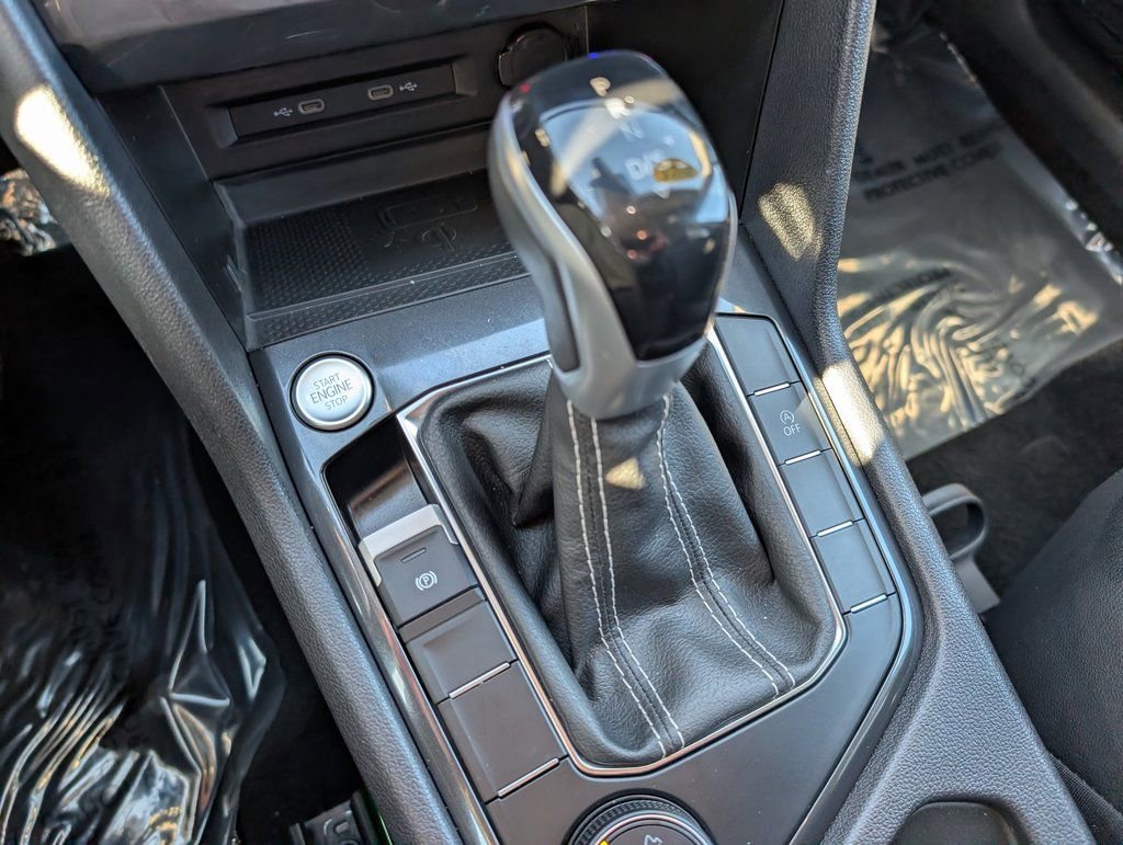 Used 2023 Volkswagen Tiguan SE image 21