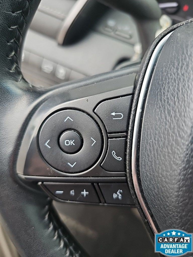 Used 2020 Toyota Camry SE w/ Audio Package FWD image 4