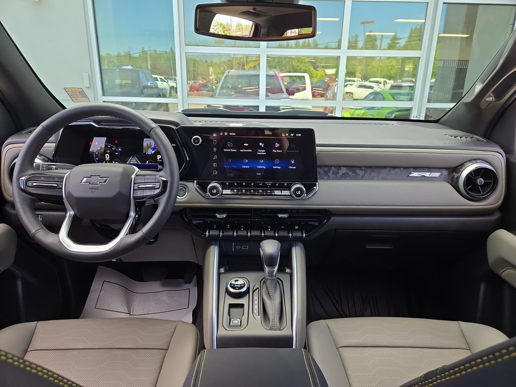 Used 2026 Chevrolet Colorado ZR2 w/ Technology Package AWD/4WD image 18