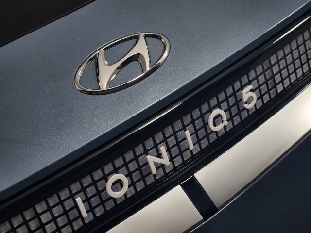 Certified 2024 Hyundai Ioniq 5 Limited AWD/4WD image 9