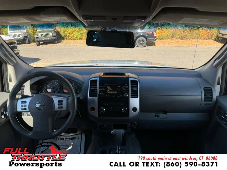 Used 2014 Nissan Frontier SV image 21