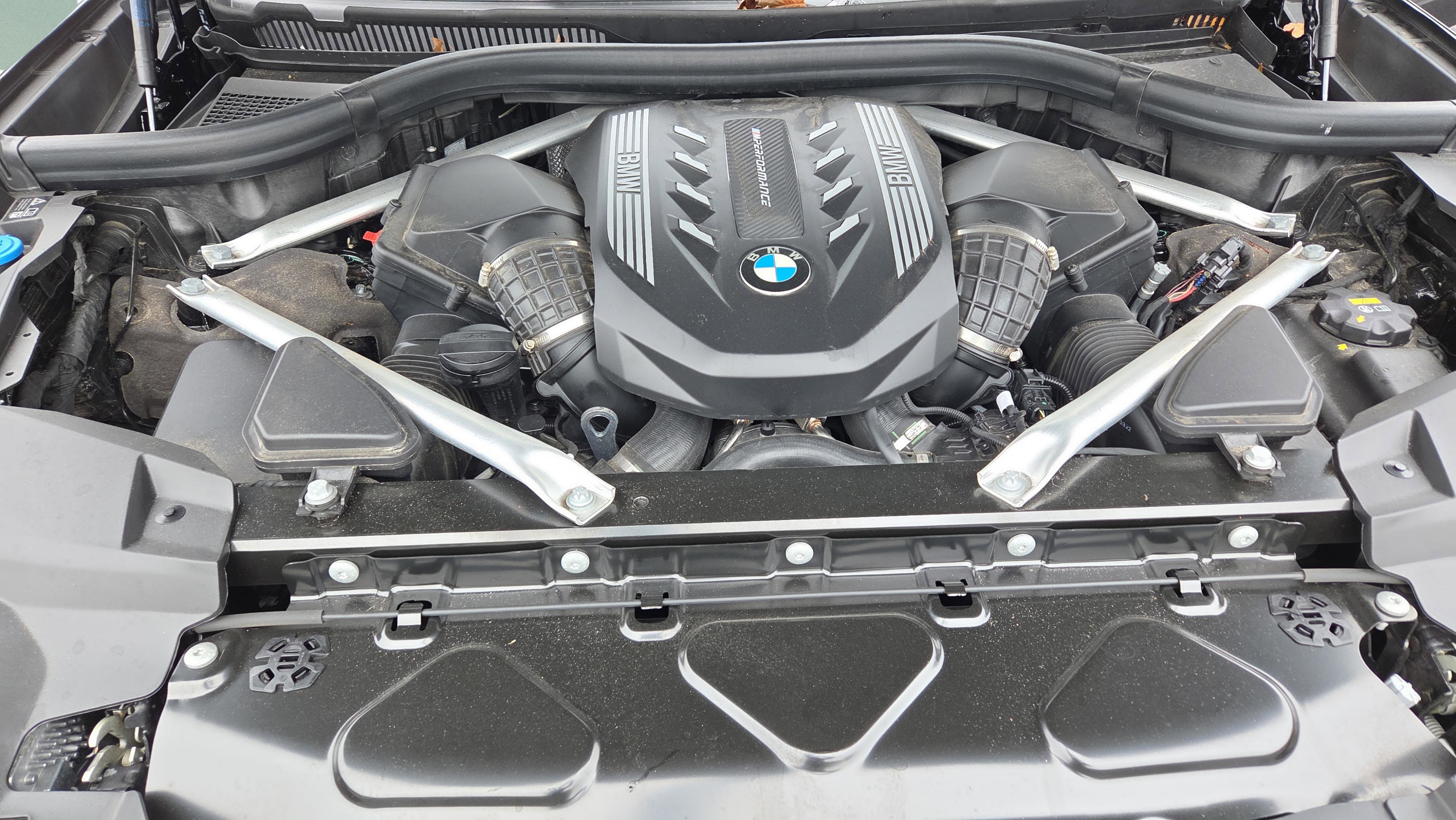 Used 2022 BMW X7 M50i w/ Luxury Seating Package image 11