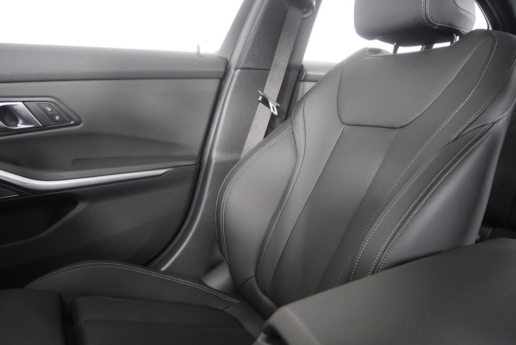 Certified 2025 BMW 330i Sedan w/ Premium Package RWD image 25