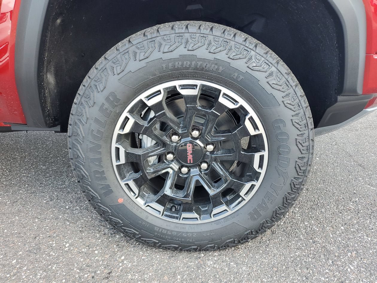 New 2026 GMC Canyon AT4 AWD/4WD image 6