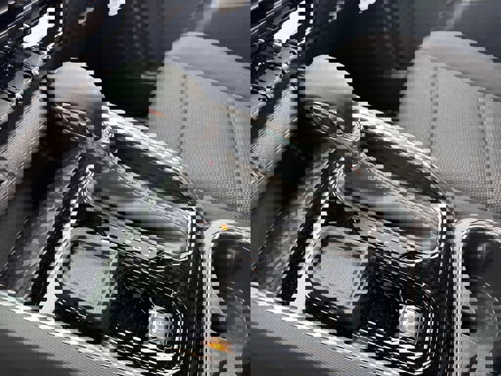 New 2026 GMC Canyon Elevation w/ Convenience Package image 18