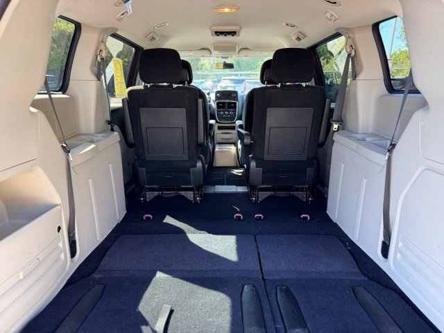 Used 2013 Dodge Grand Caravan SE FWD image 21
