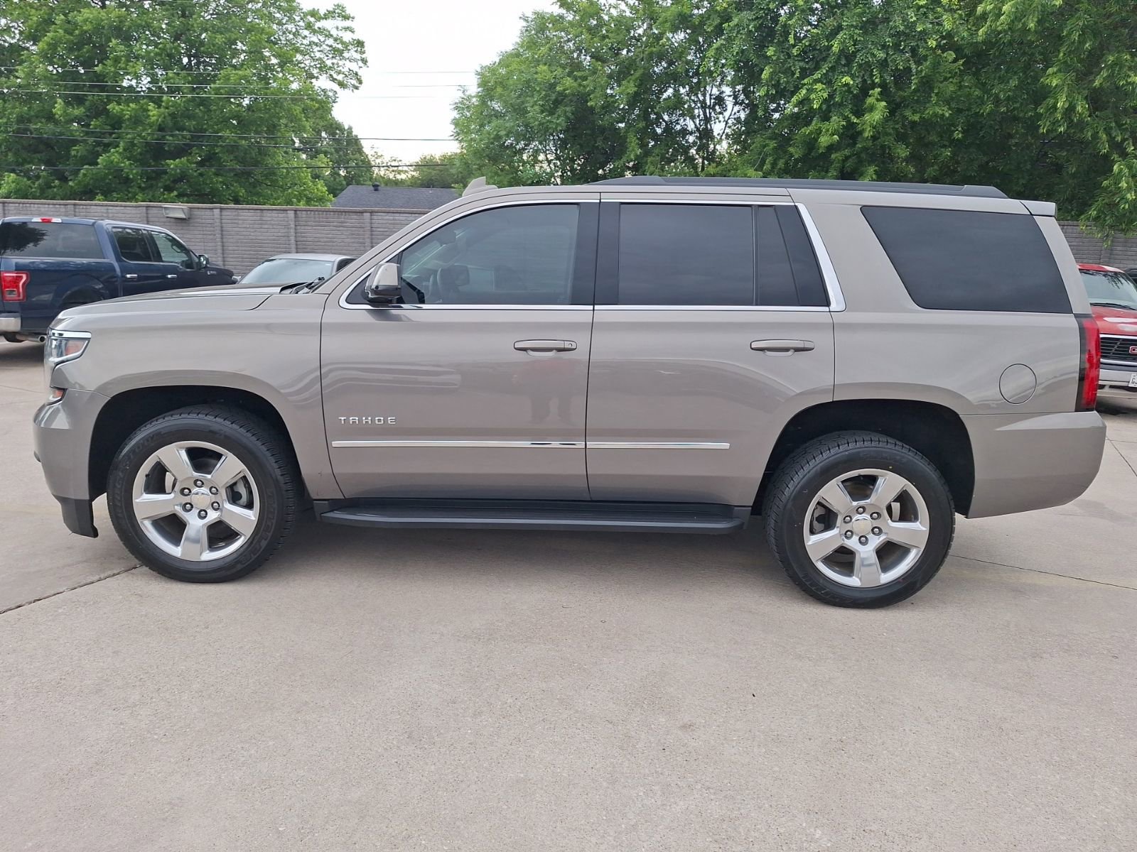 Used 2017 Chevrolet Tahoe LS RWD image 3