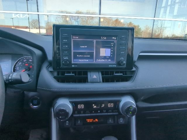 Used 2021 Toyota RAV4 XLE w/ Convenience Package AWD/4WD image 10