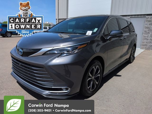 Used 2025 Toyota Sienna Platinum AWD/4WD image 7