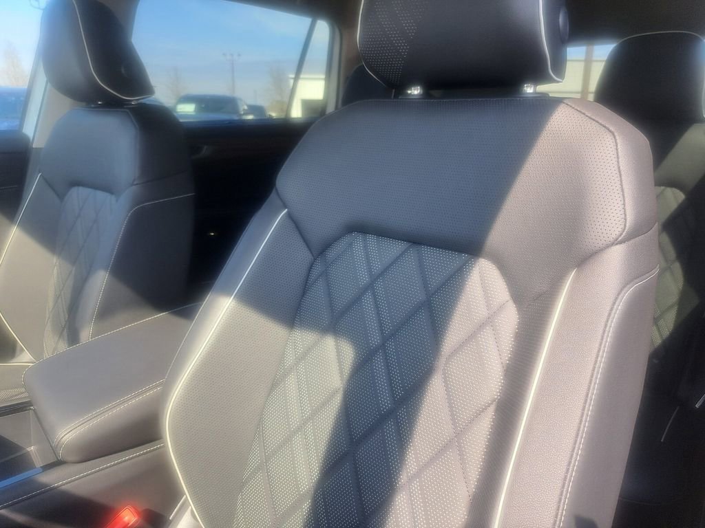 Used 2025 Volkswagen Atlas SEL Premium R-Line image 21