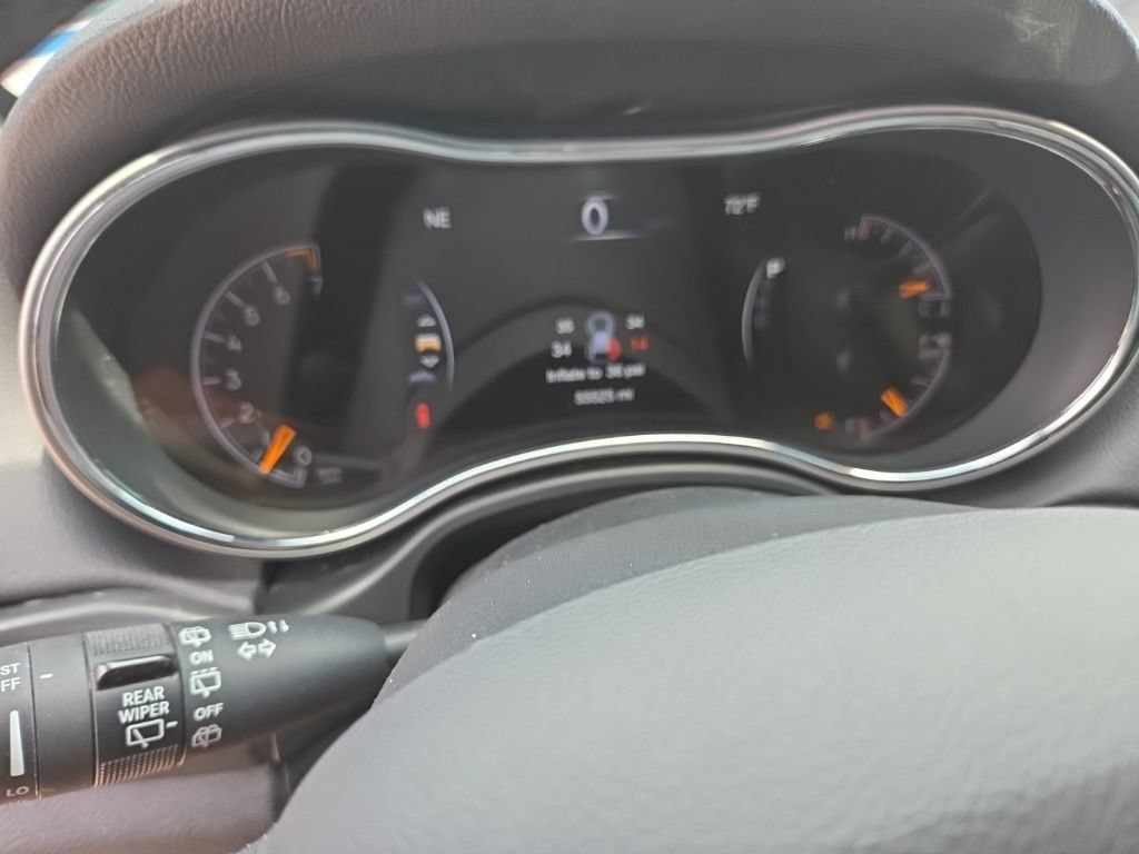 Used 2019 Jeep Grand Cherokee Altitude AWD/4WD image 15