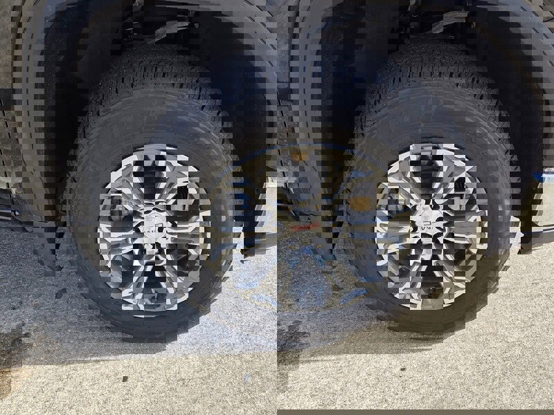 Used 2025 GMC Sierra 1500 SLT image 16