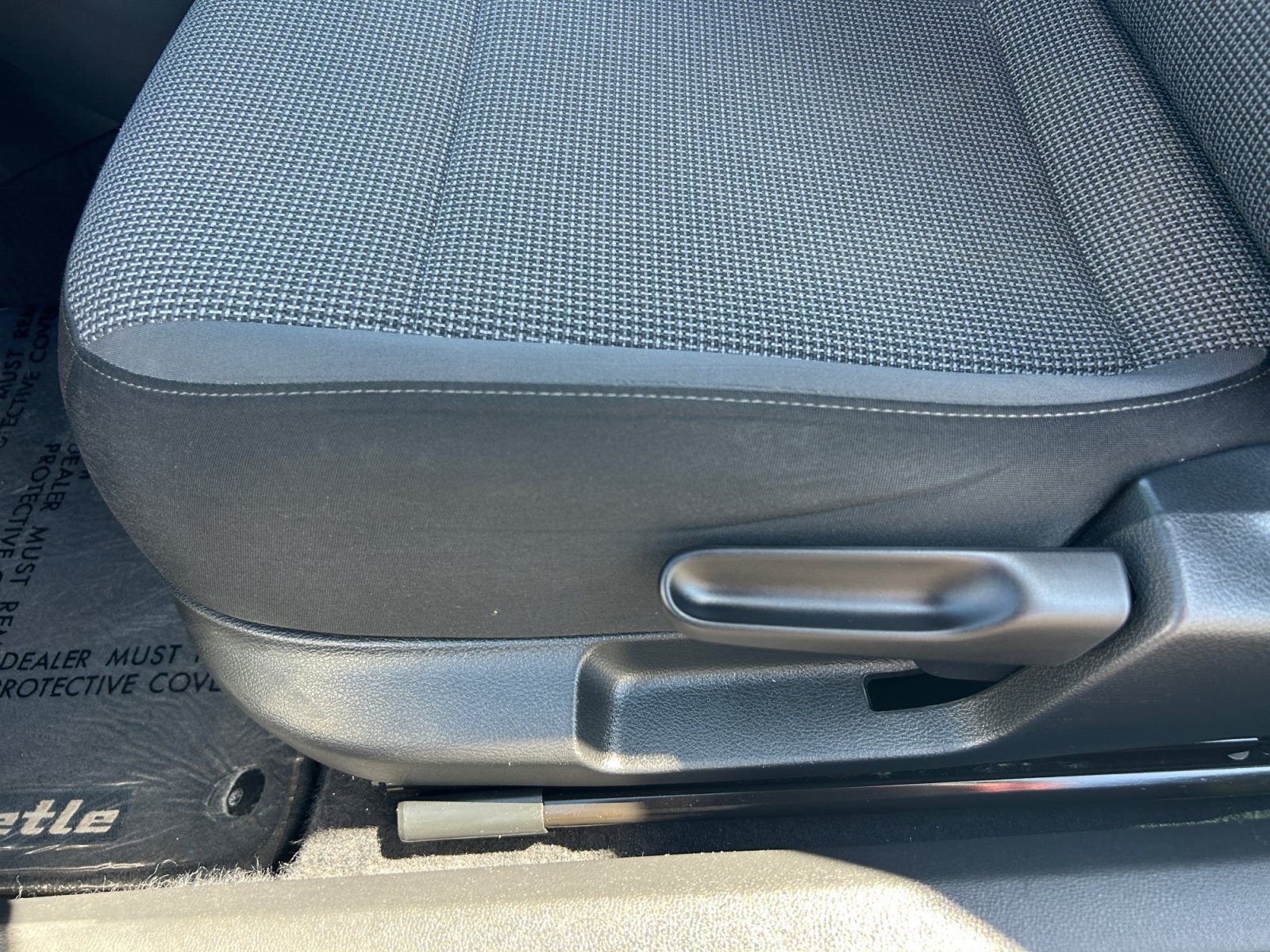 Used 2019 Volkswagen Beetle 2.0T S FWD image 14