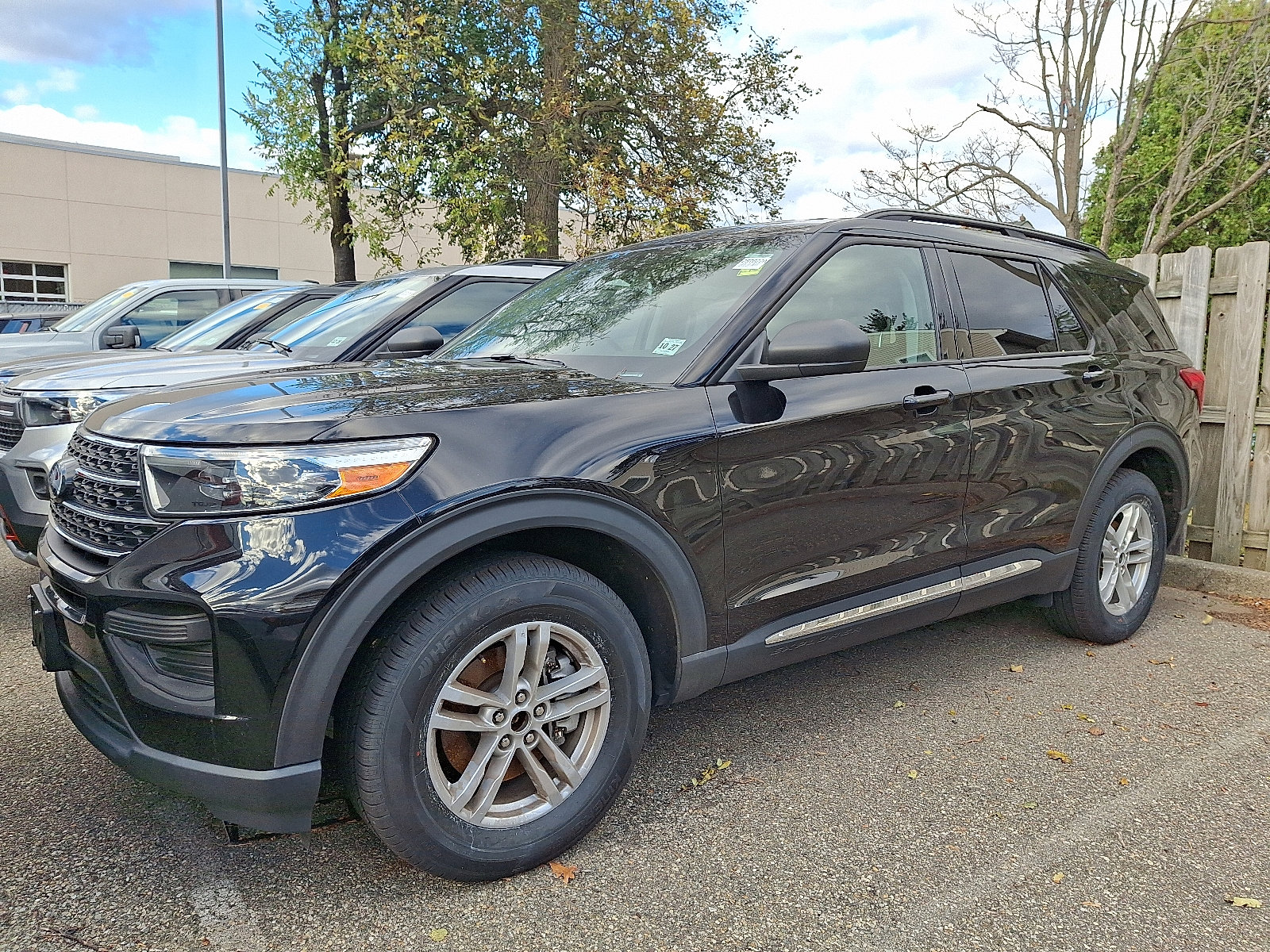 Certified 2022 Ford Explorer XLT image 1