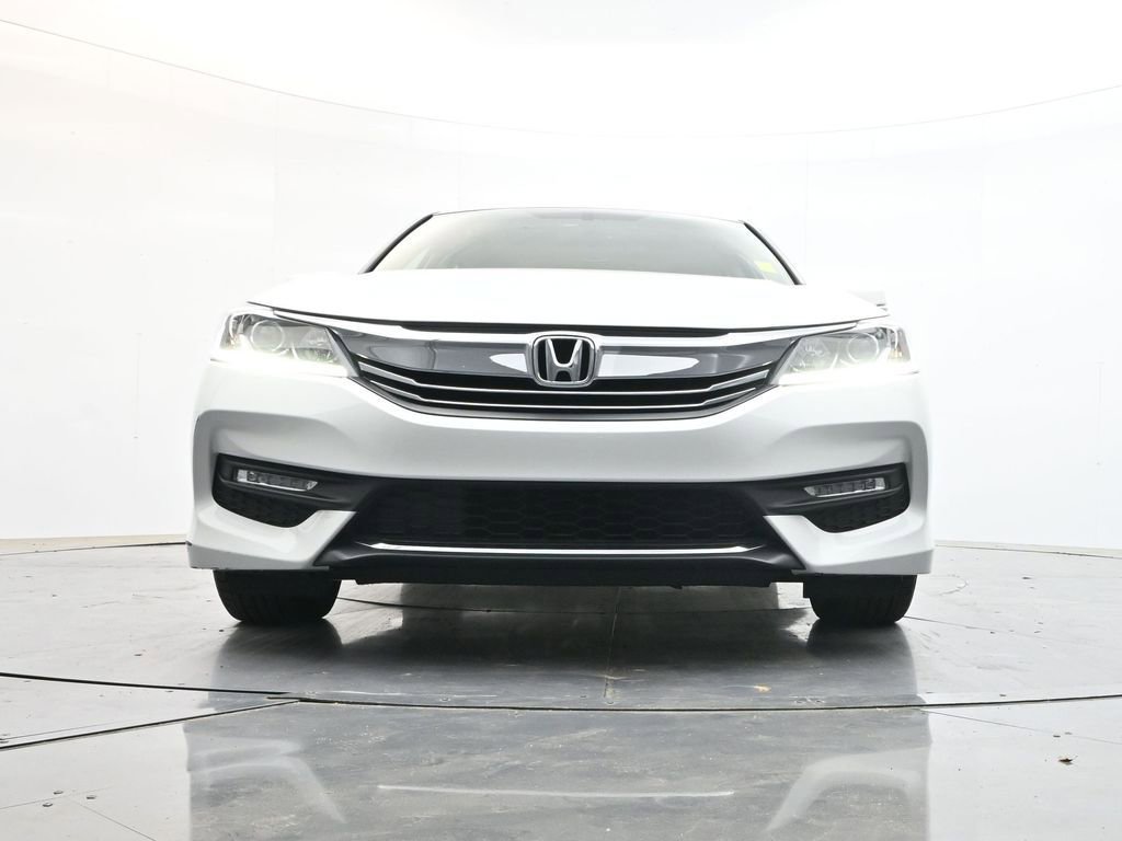 Used 2017 Honda Accord EX-L image 32