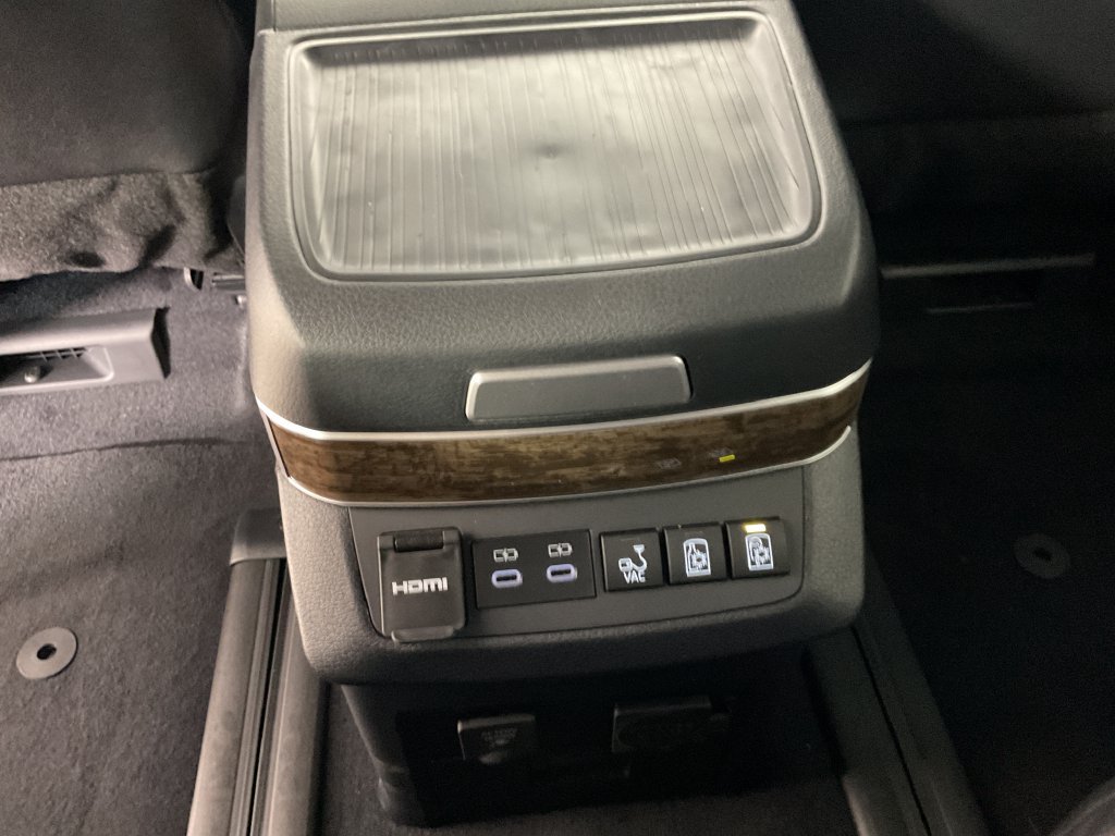 New 2026 Toyota Sienna Platinum AWD/4WD image 16