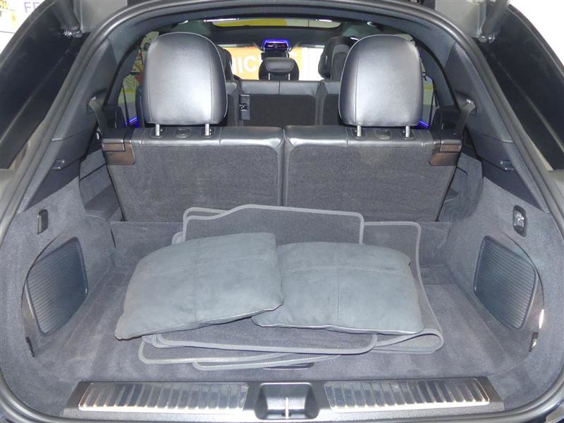 Used 2025 Mercedes-Benz EQS 580 4MATIC SUV w/ Exclusive Trim Package image 36