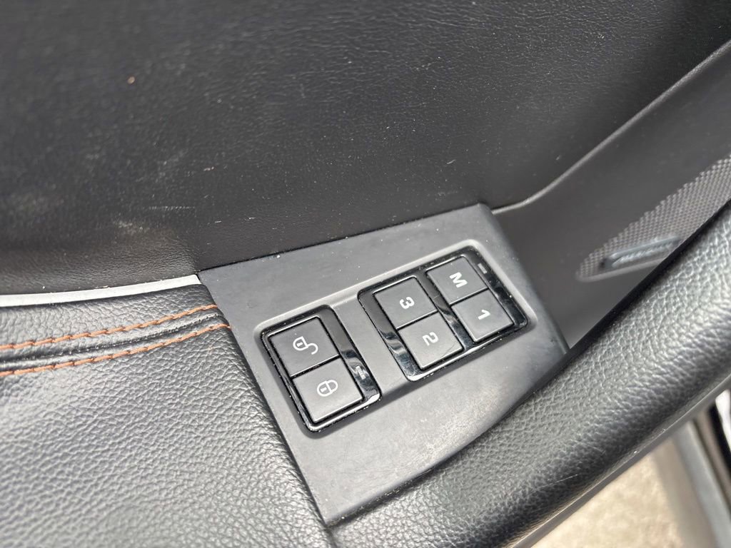 Used 2020 Jaguar F-PACE Prestige image 17