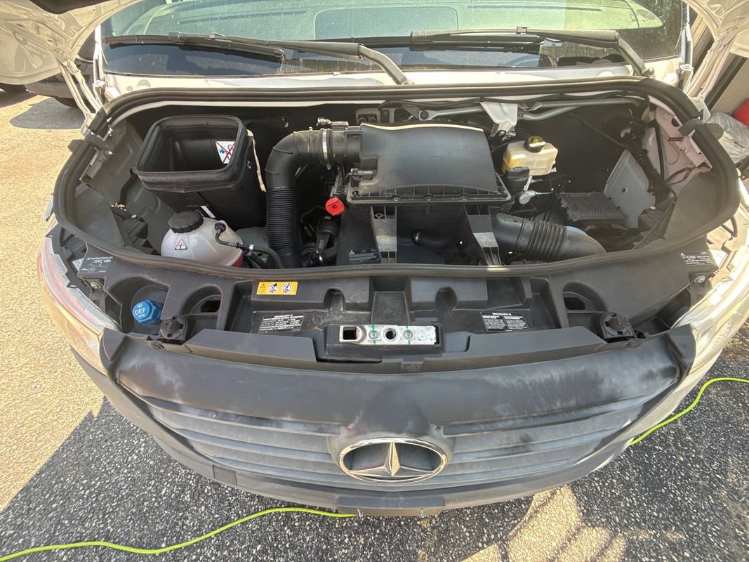 Used 2021 Mercedes-Benz Sprinter 2500 image 32