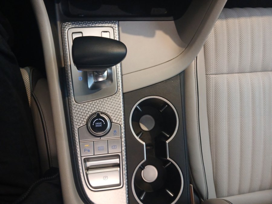 Used 2023 Genesis G70 2.0T w/ Sport Prestige Package image 19