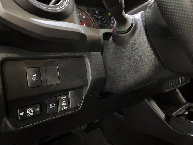 Used 2022 Toyota Tacoma TRD Off-Road AWD/4WD image 16