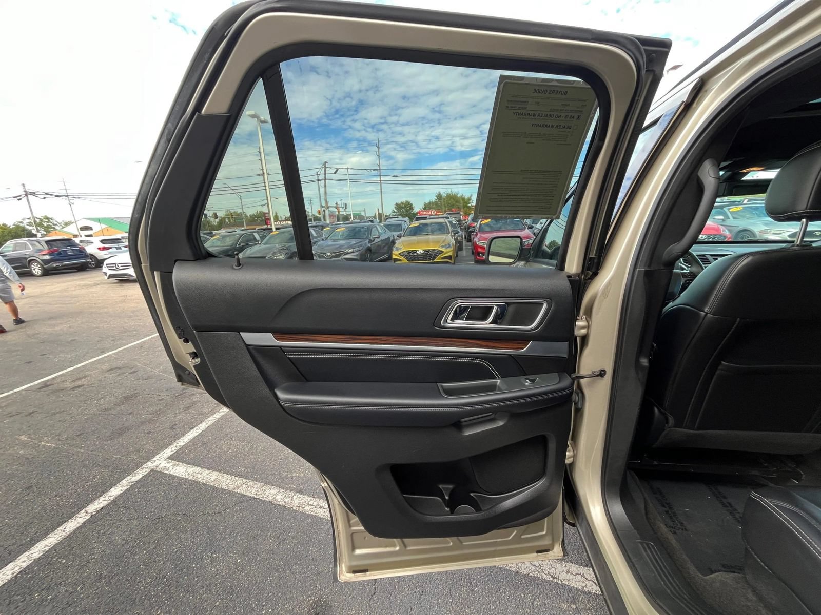 Used 2017 Ford Explorer Limited w/ Equipment Group 301A AWD/4WD image 48