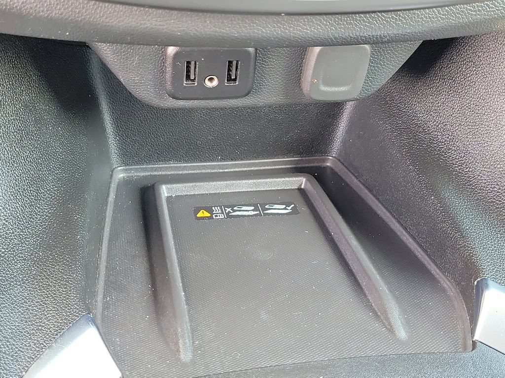 Used 2023 Chevrolet Traverse LT FWD image 26