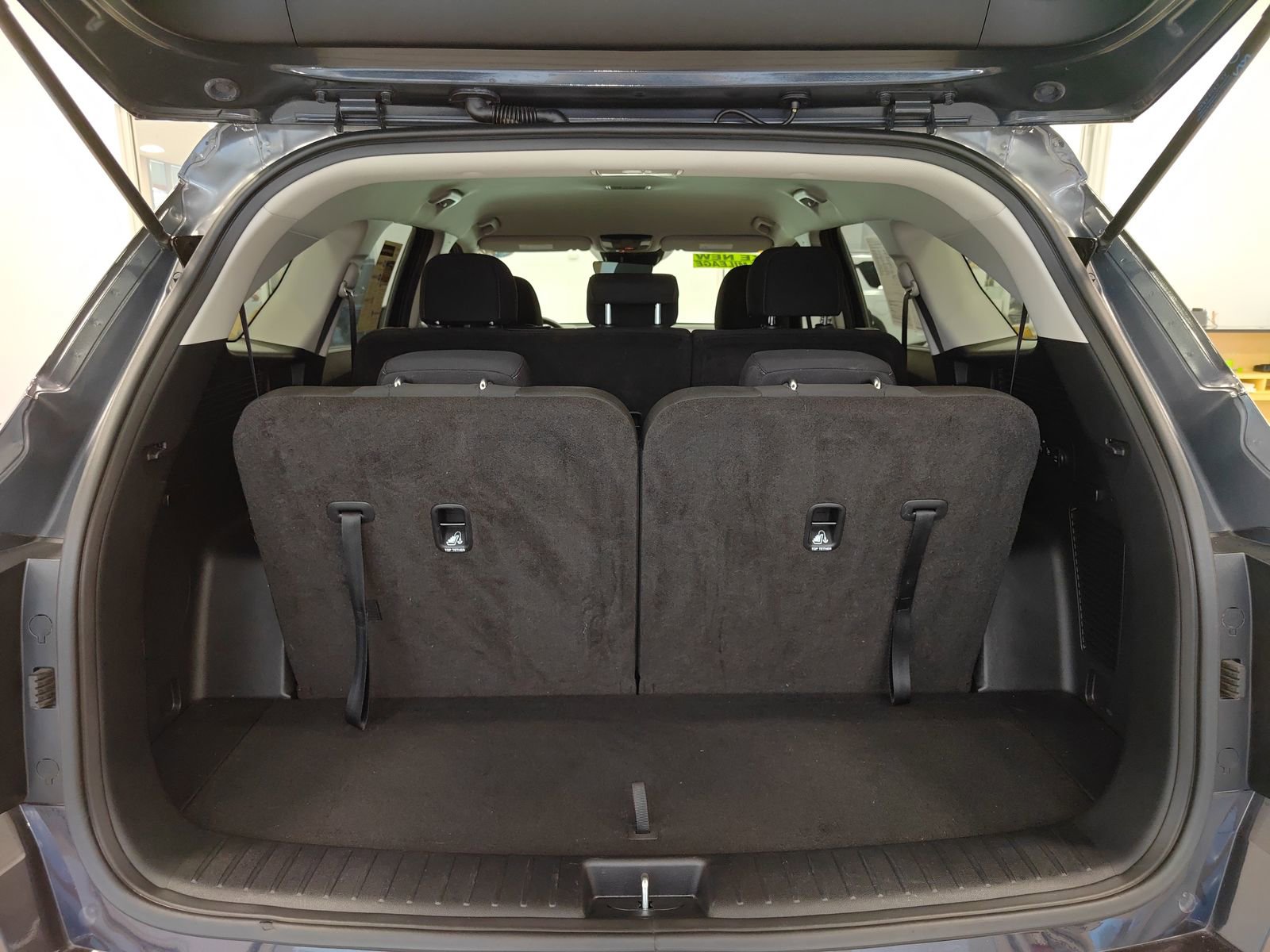 Used 2025 Kia Sorento LX image 17