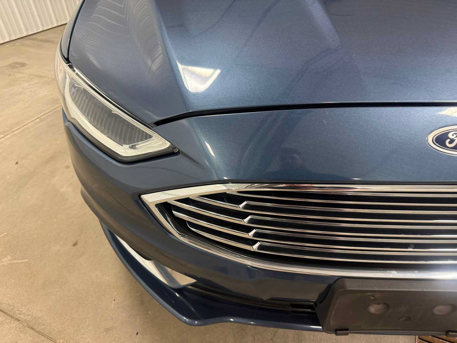 Used 2018 Ford Fusion SE w/ Fusion SE Technology Package FWD image 4