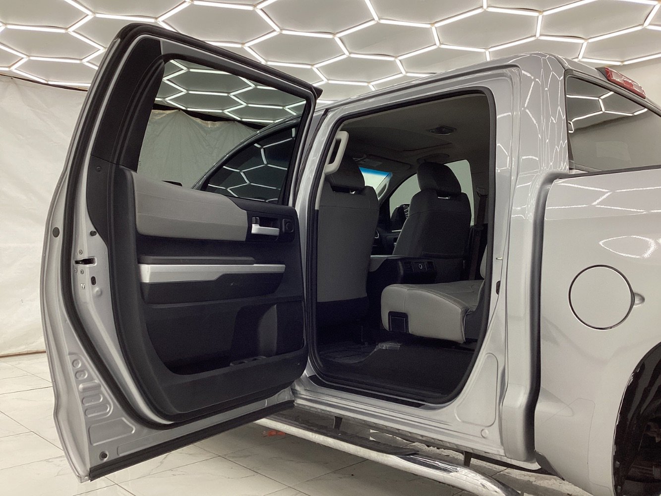 Used 2015 Toyota Tundra Limited w/ Limited Premium Package image 22