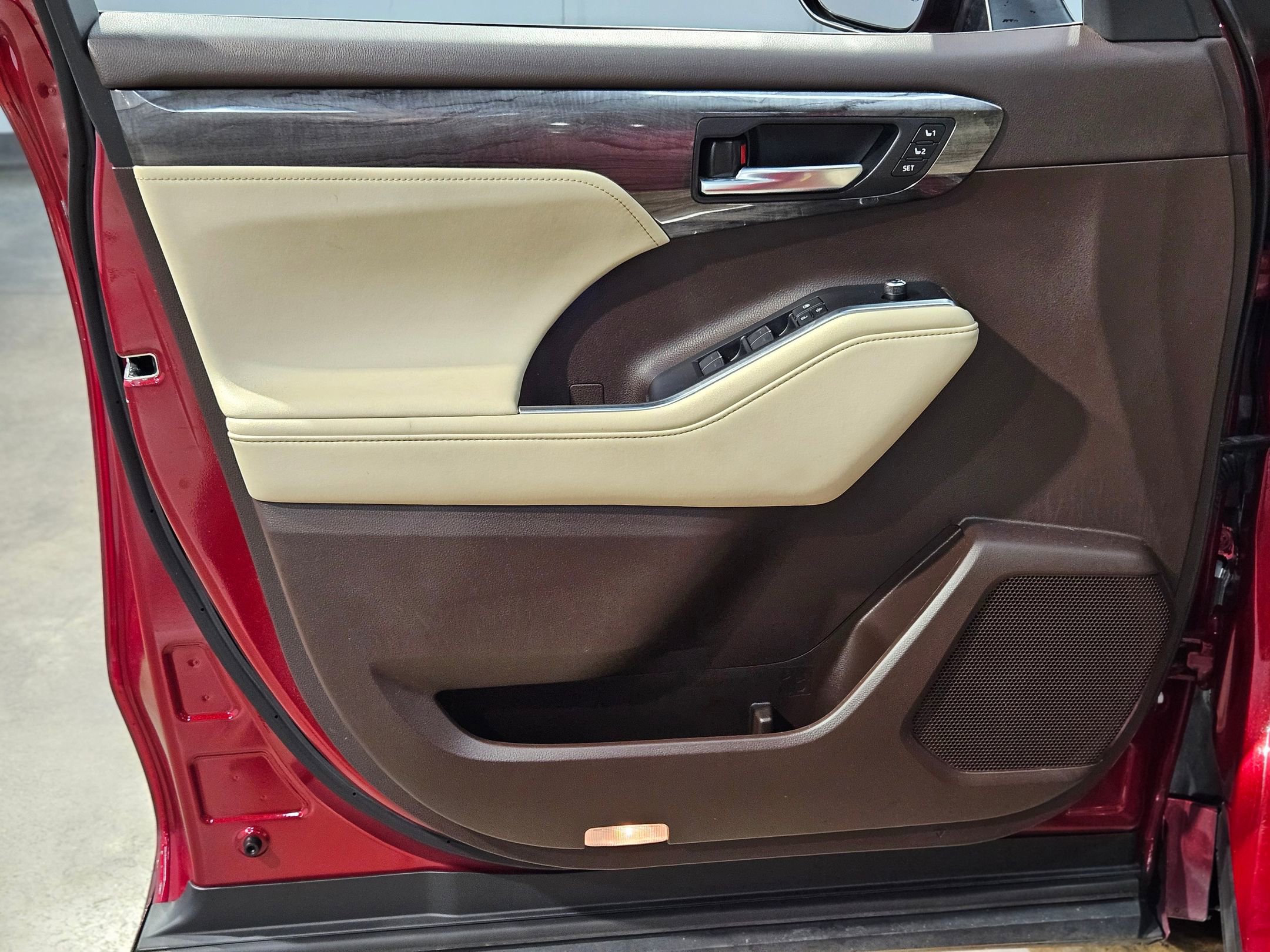 Used 2020 Toyota Highlander Limited image 20