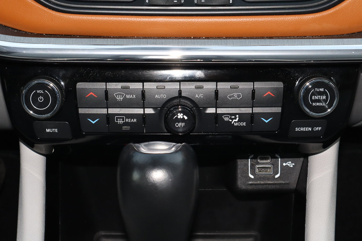 Used 2022 Jeep Compass Limited image 19