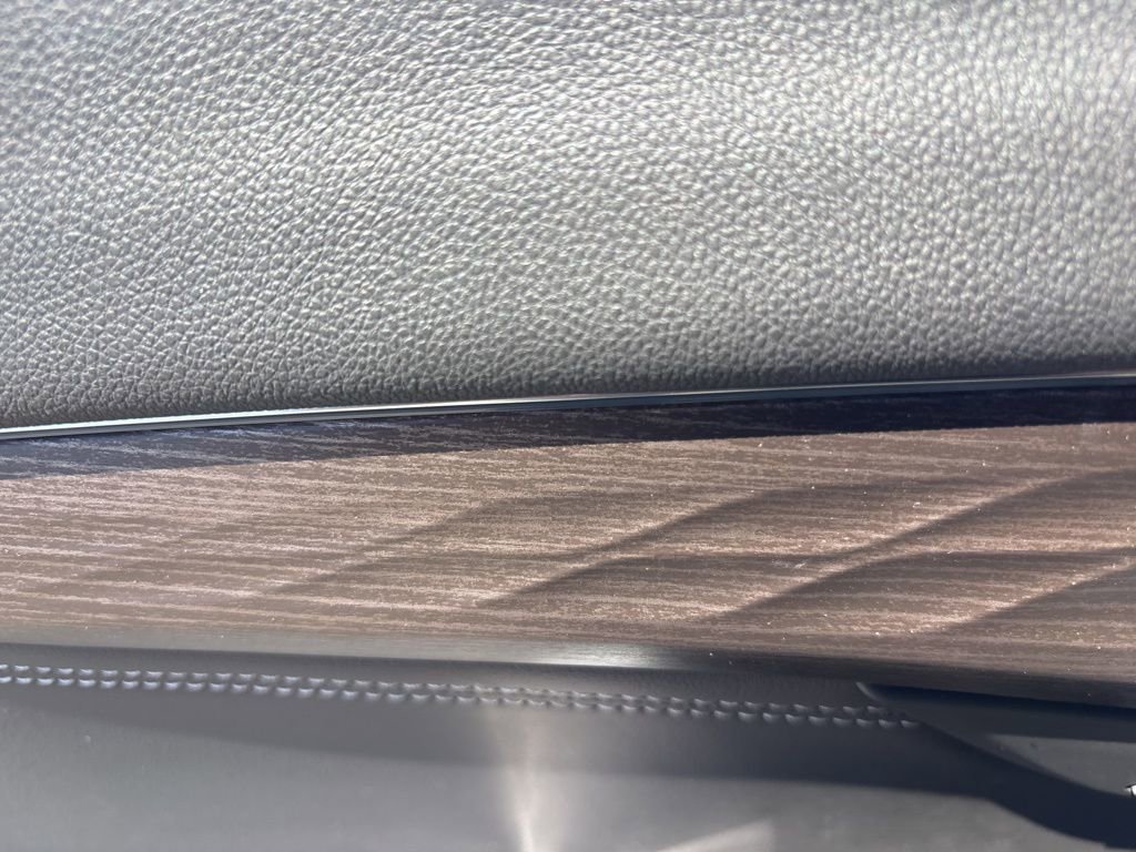 Used 2023 Buick Envision Avenir AWD/4WD image 11