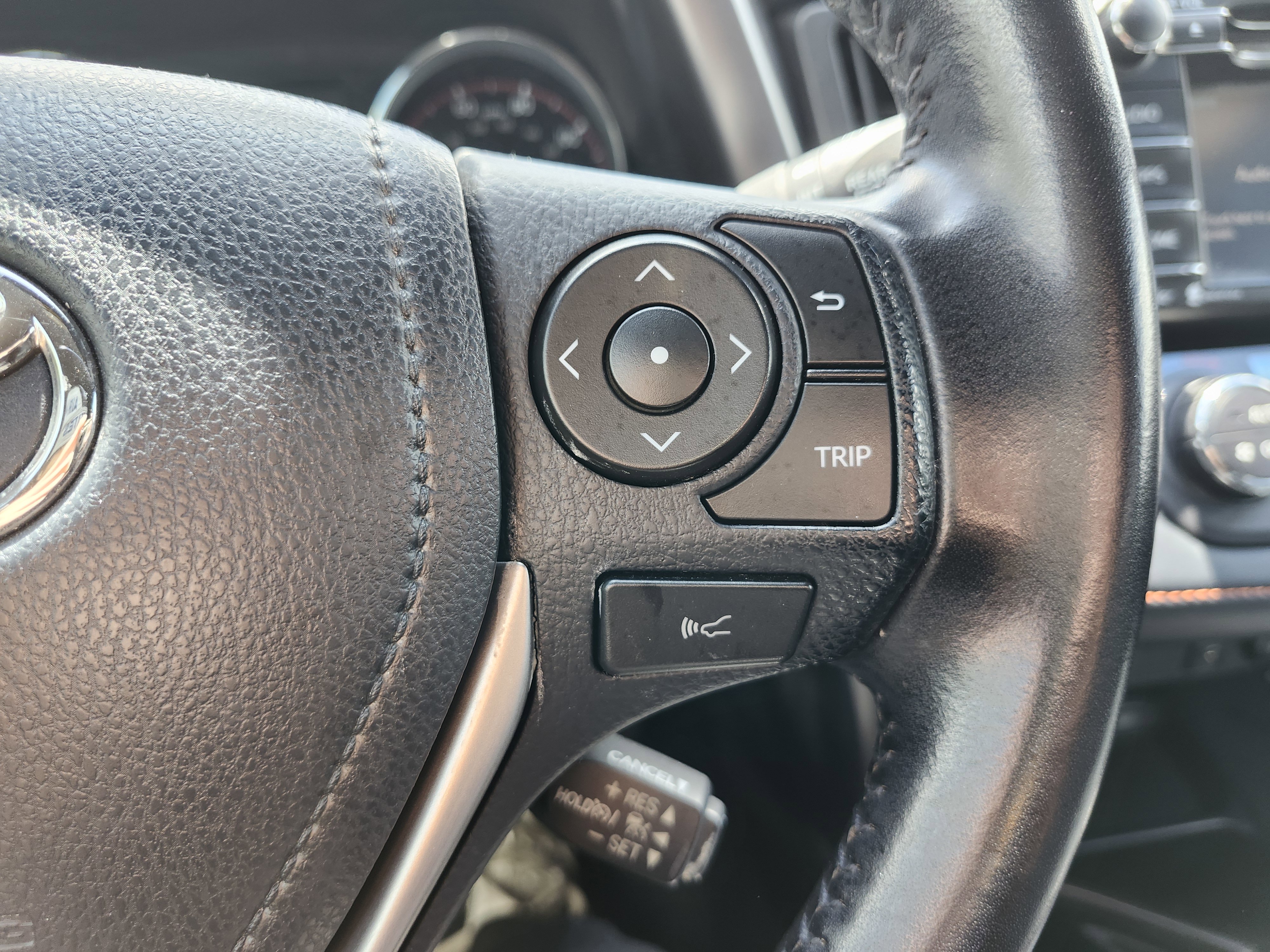 Used 2017 Toyota RAV4 SE FWD image 35