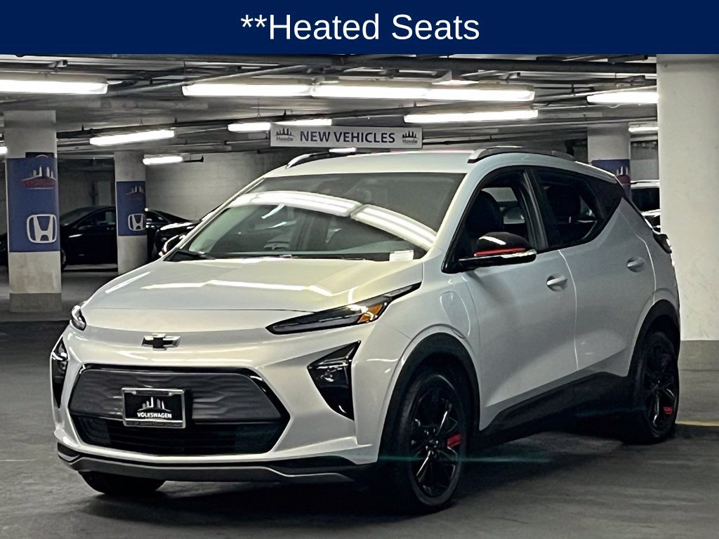 Used 2023 Chevrolet Bolt EUV LT w/ Convenience Package FWD image 4