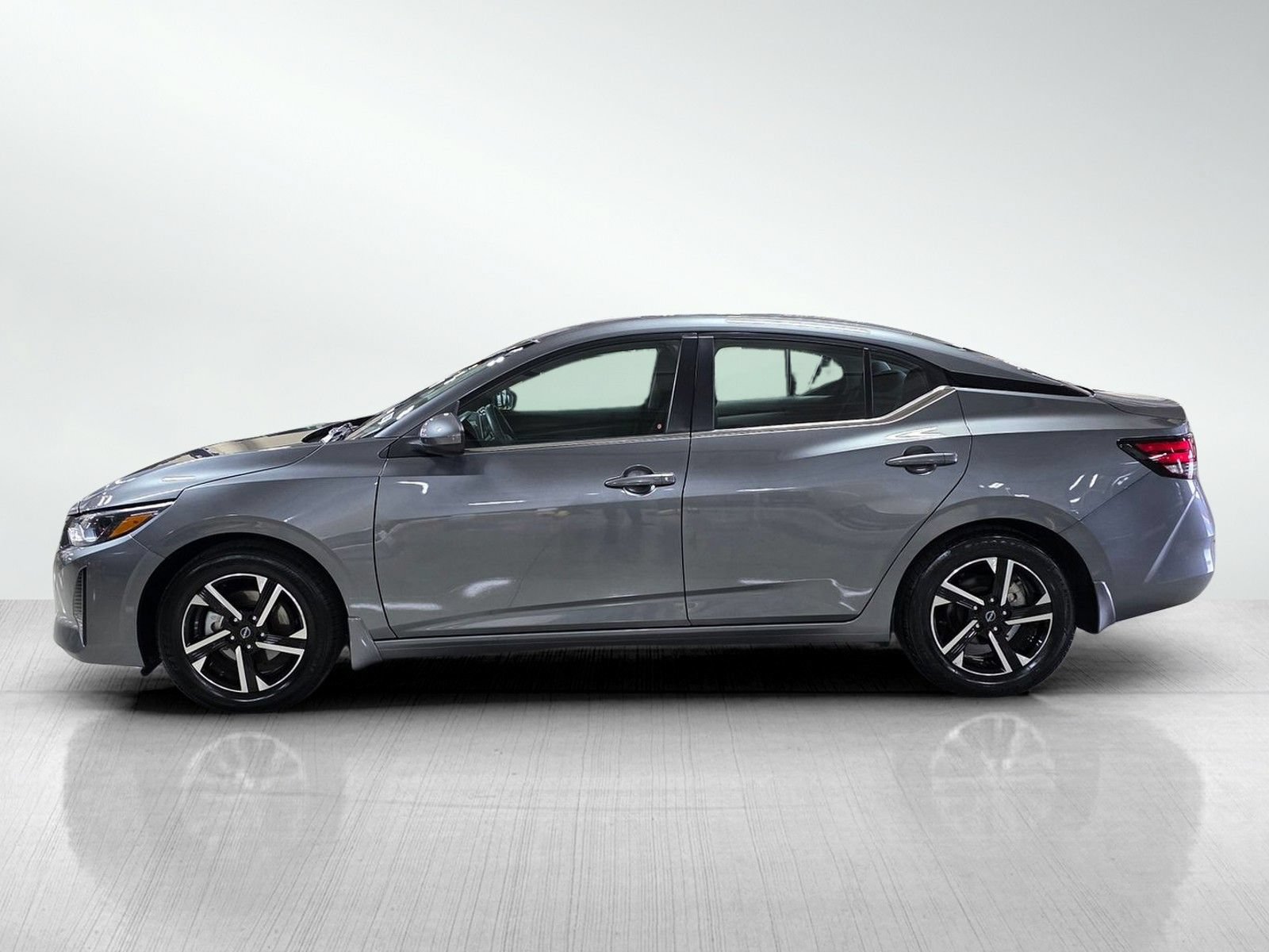 Used 2024 Nissan Sentra SV FWD image 4