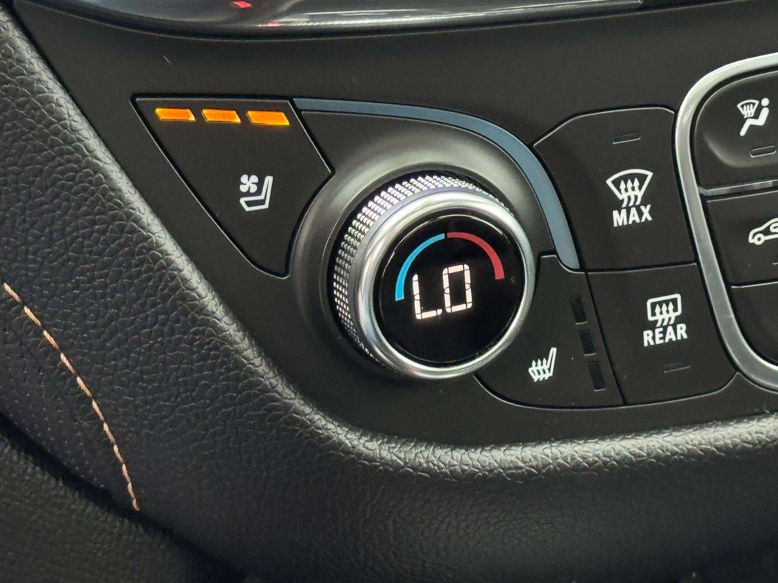 Used 2020 Chevrolet Equinox Premier FWD image 18