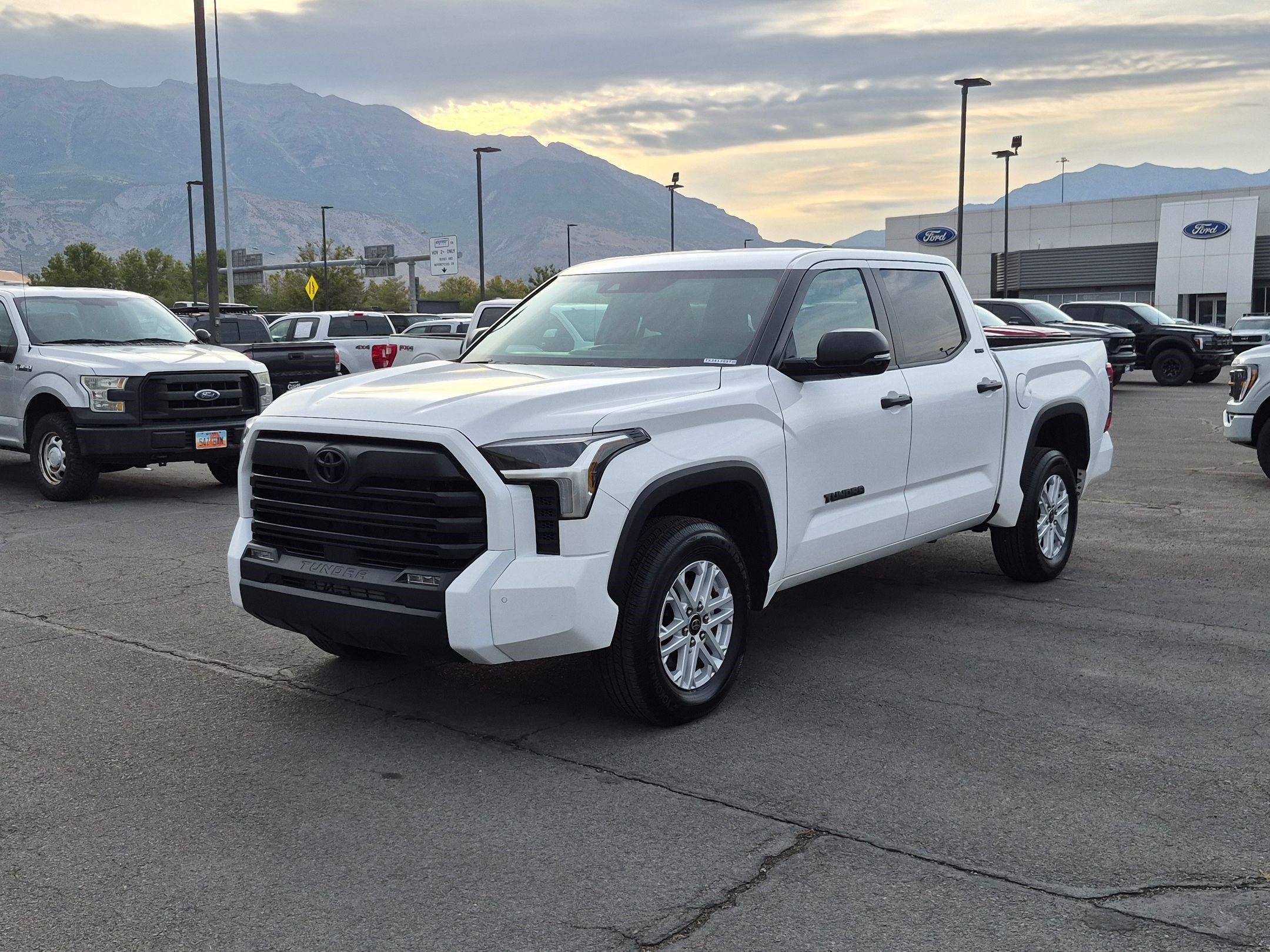 Used 2026 Toyota Tundra SR5 w/ SR5 Convenience Package AWD/4WD image 11