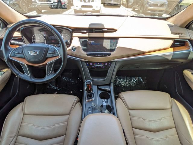 Used 2018 Cadillac XT5 Platinum AWD/4WD image 16