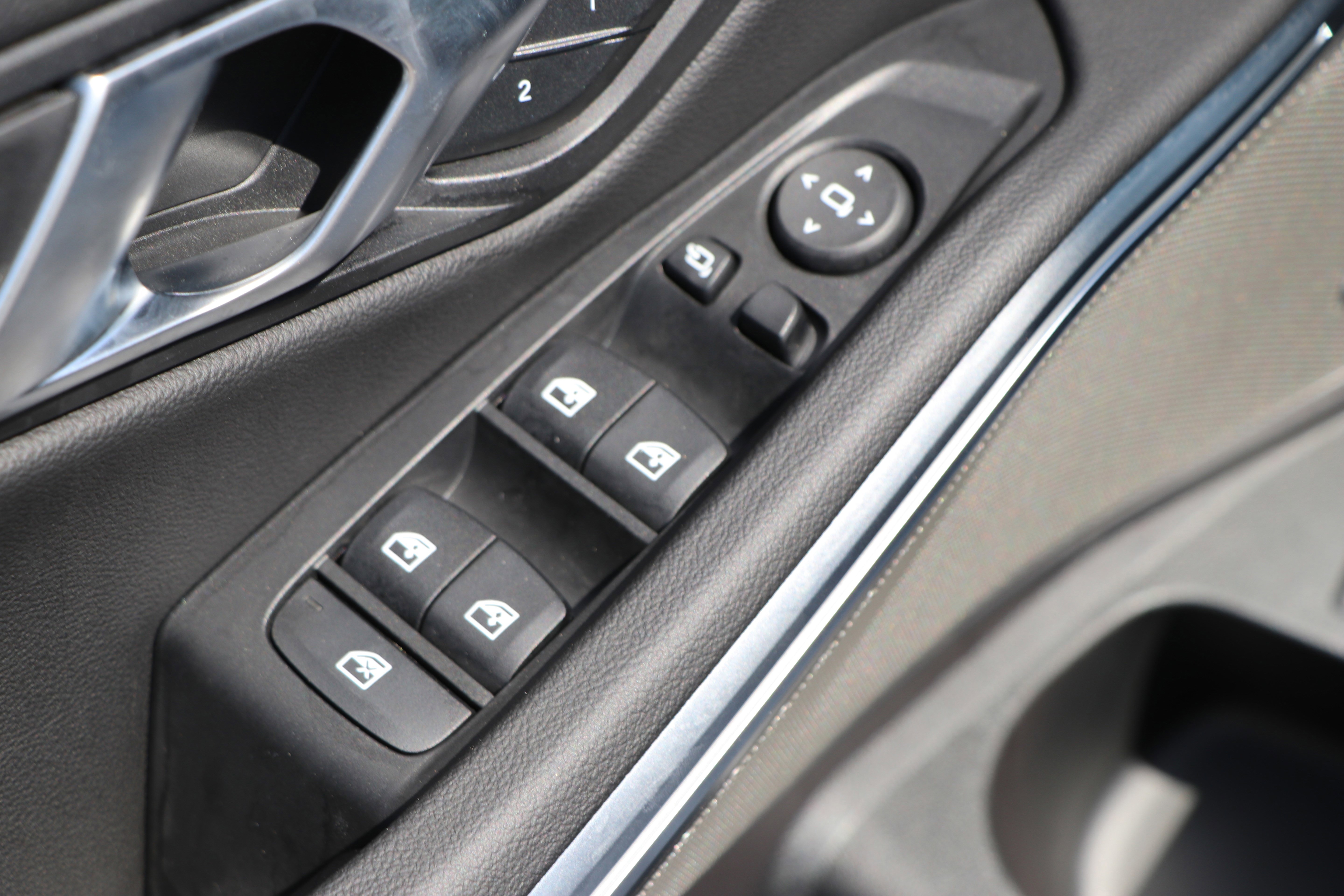 Certified 2025 BMW 330i Sedan w/ M Sport Package image 27