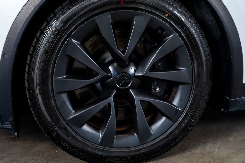 Used 2022 Tesla Model X Plaid image 10