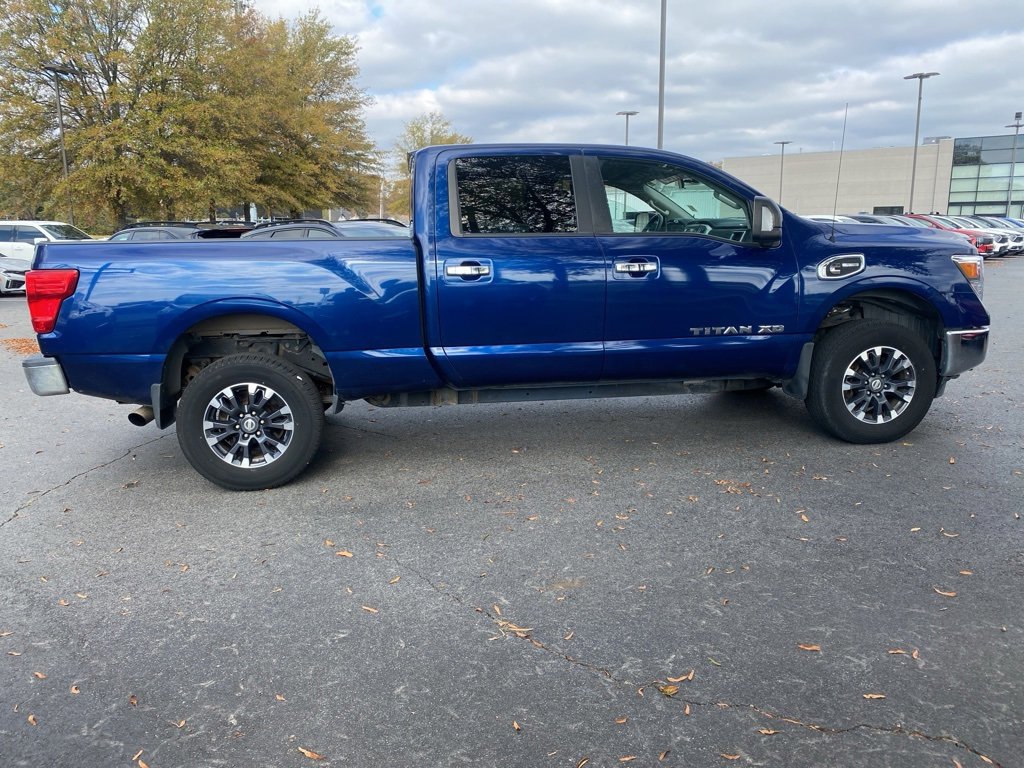 Used 2018 Nissan Titan SV image 9