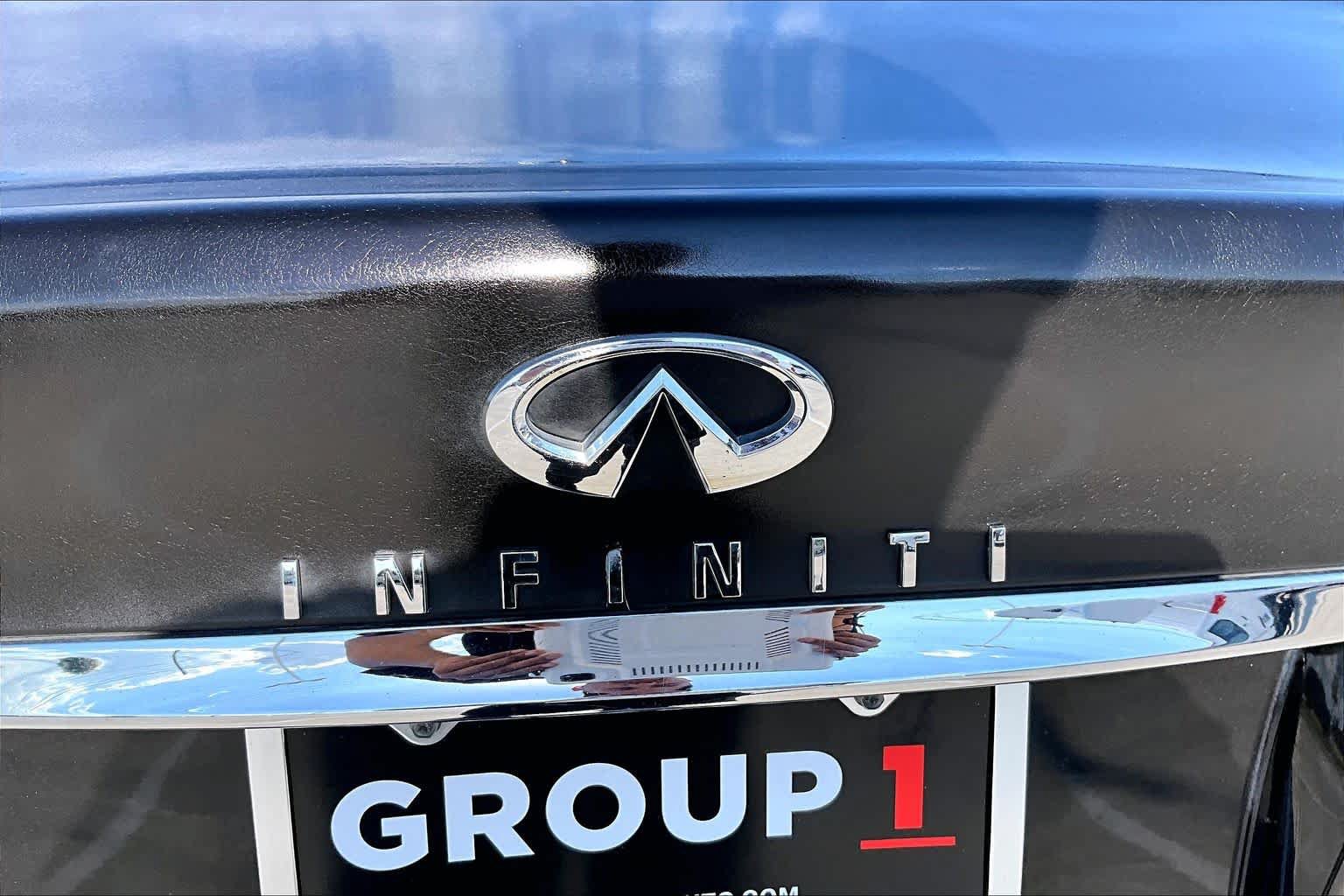 Used 2012 INFINITI M37 w/ Deluxe Touring Pkg RWD image 9